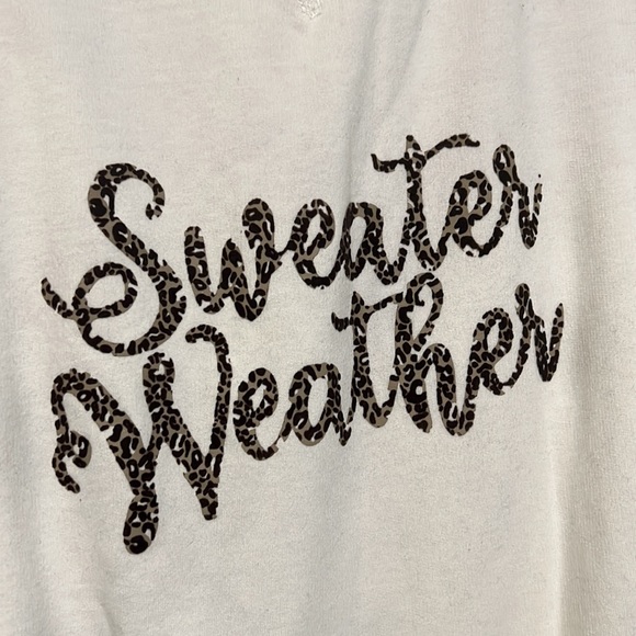 Sweater weather - Picture 2 of 2